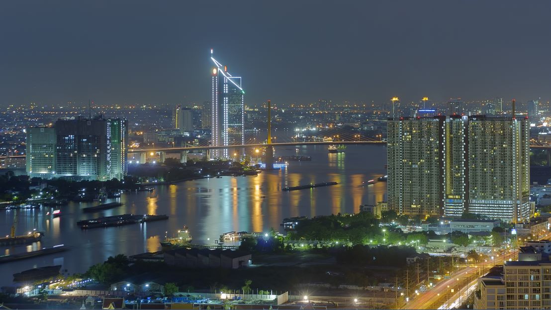 A view of the Chao Phraya River from an apartment for rent in the Rama 3 area.