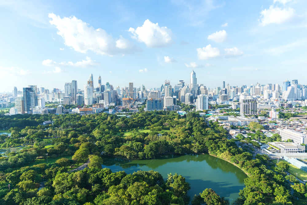 Bangkok Garden Apartment is in the heart of the Sathorn area